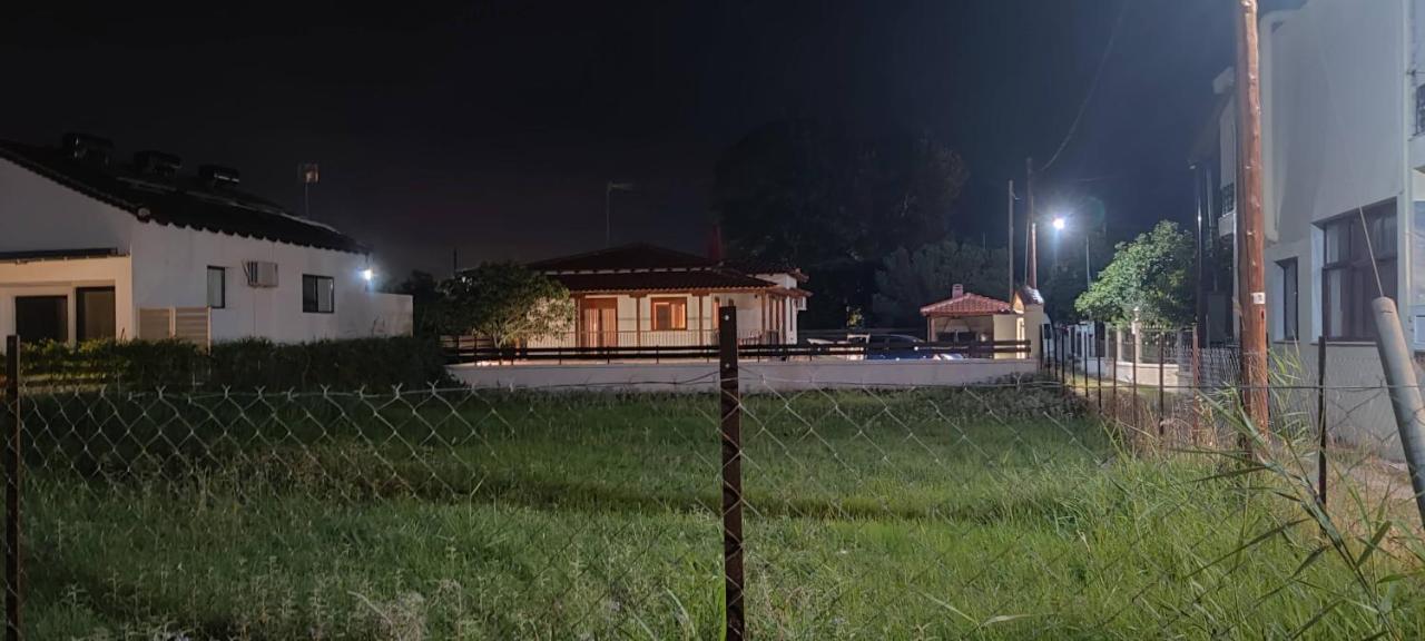 Enalio Beach House Nea Kallikrateia Екстериор снимка
