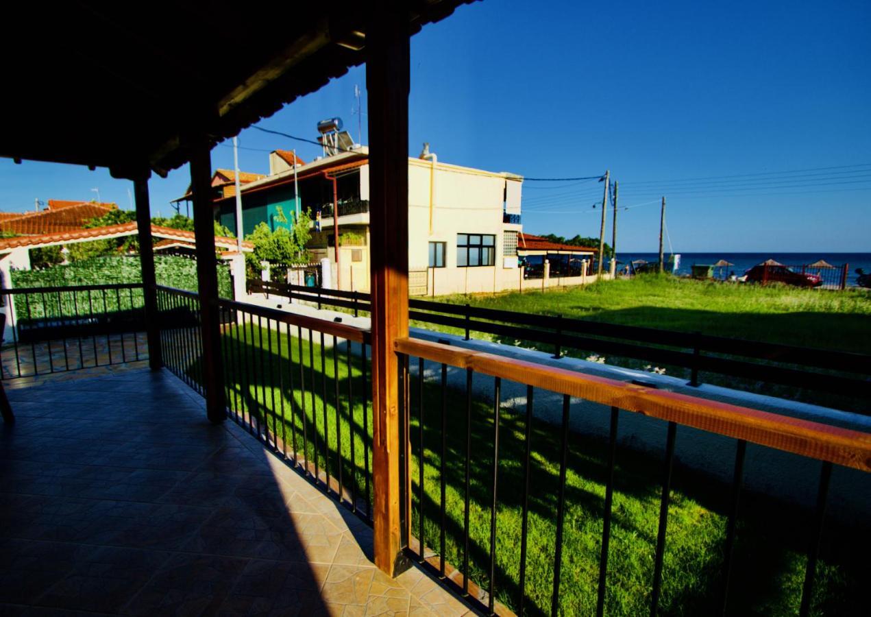 Enalio Beach House Nea Kallikrateia Екстериор снимка